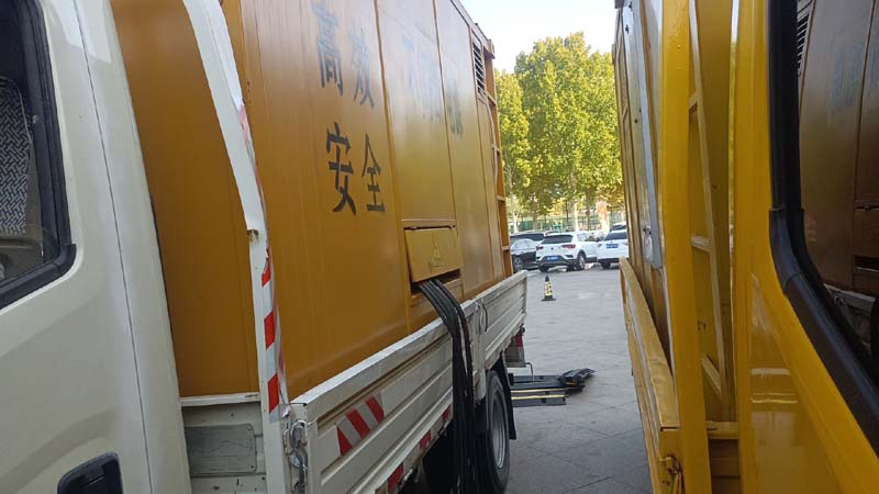 白云矿区如何判断柴油发电机组和UPS电源的切换时间是否符合要求？
